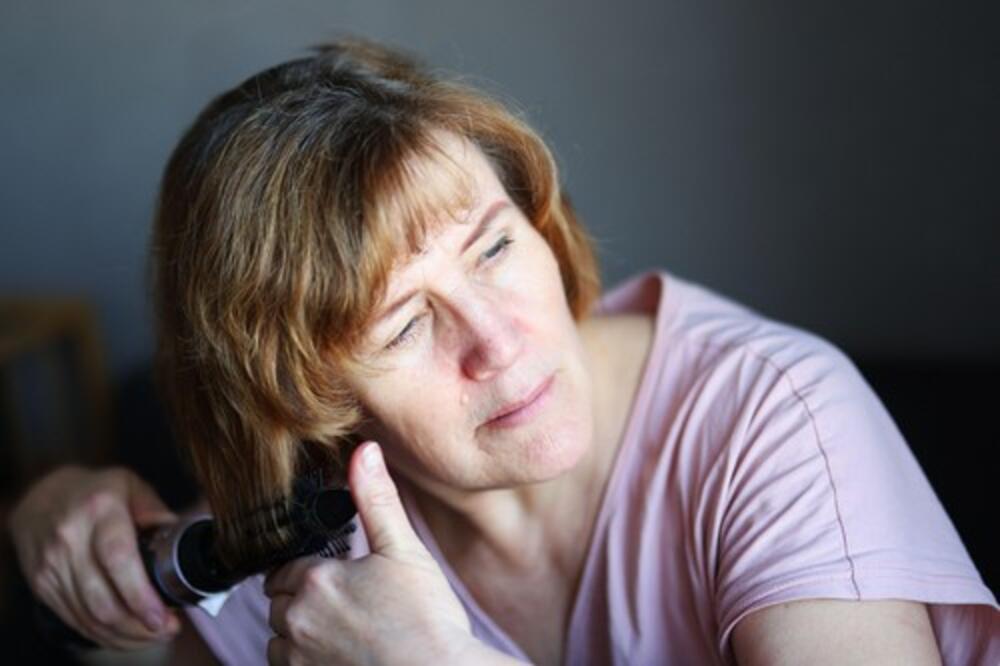 Porodica gledala TV, pa čula buku u hodniku: Olga se osmelila da vidi šta se dešava, a onda ju je udarila KAP!