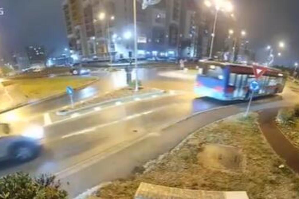 Stravična saobraćajka u Rumuniji! Izgubio kontrolu nad vozilom, pa preleteo dva automobila! (VIDEO)