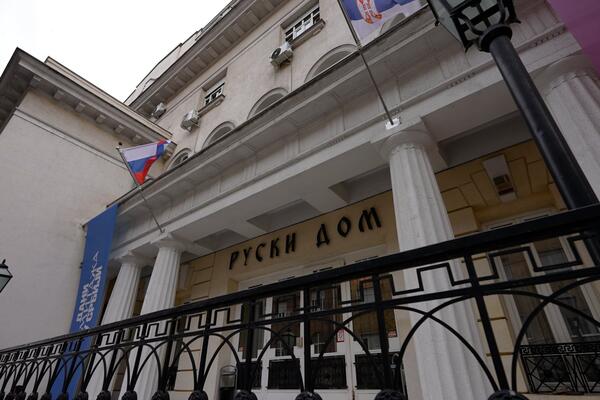 POSTAVKA „PETAR VELIKI I SRBIJA“ U OKVIRU „DANA ERMITAŽA“: Izložba u Ruskom domu (VIDEO)