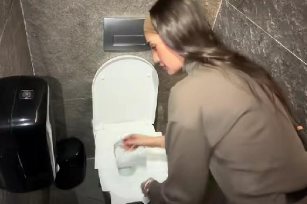 ŠTA TO RADI U WC-u?! Anđela snimila sebe u toaletu, a ono što je uradila zgrozilo naciju - GADLJIVO DO MAKSIMUMA