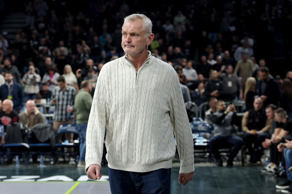 Grobari brutalno izvređali Paspalja! Odjekivale uvrede, ovako su ga dočekali kod tunela (VIDEO)