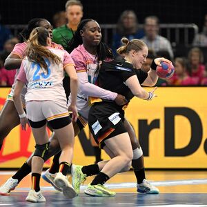 Nemice odigrale pošteno, pobedile Španiju i poslale Crnu Goru u četvrtfinale