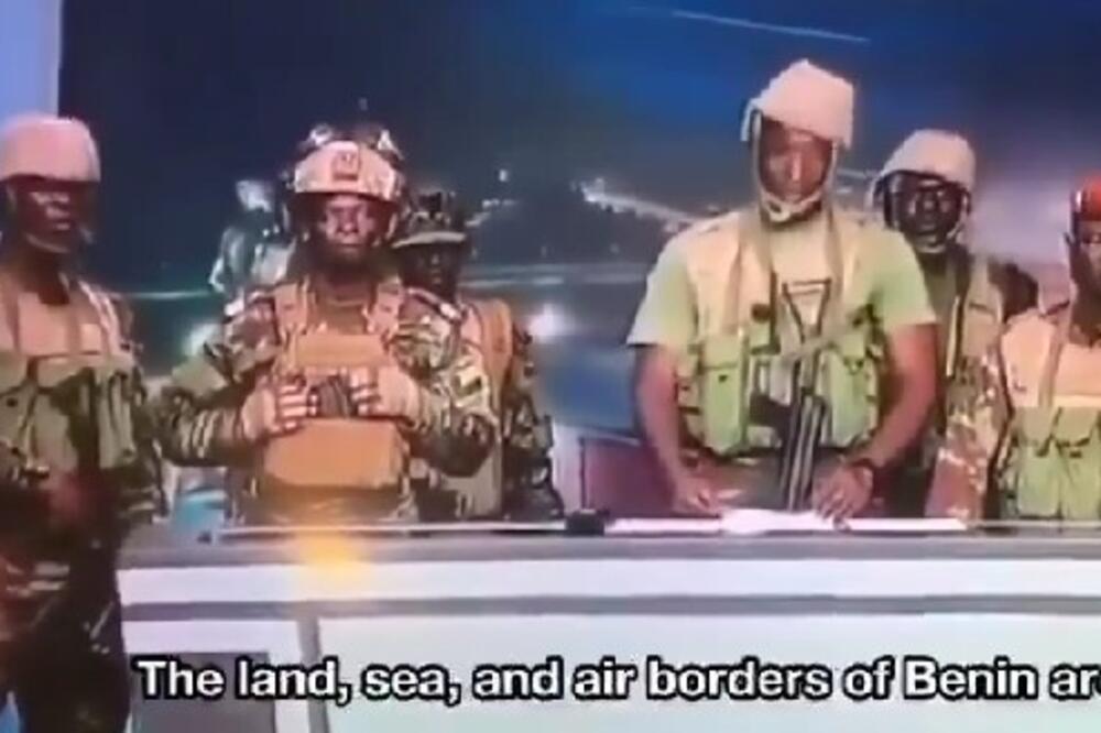 Vojnici upali u televiziju i javno saopštili da su izvršili puč: Dramatično stanje u afričkoj državi (VIDEO)