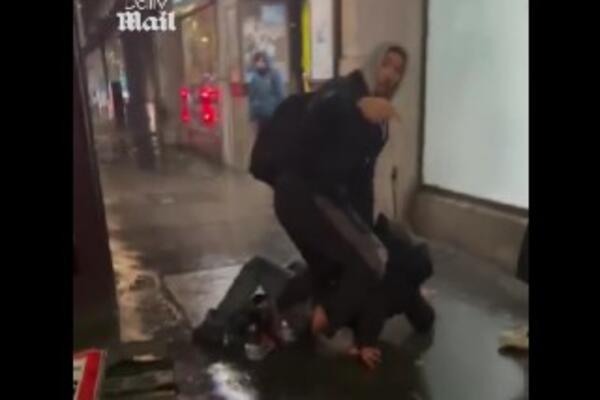 Ivan spasio devojčicu od pedofila usred Londona: Pogledajte herojski snimak, "obrisao patos" sa napadačem! (VIDEO)