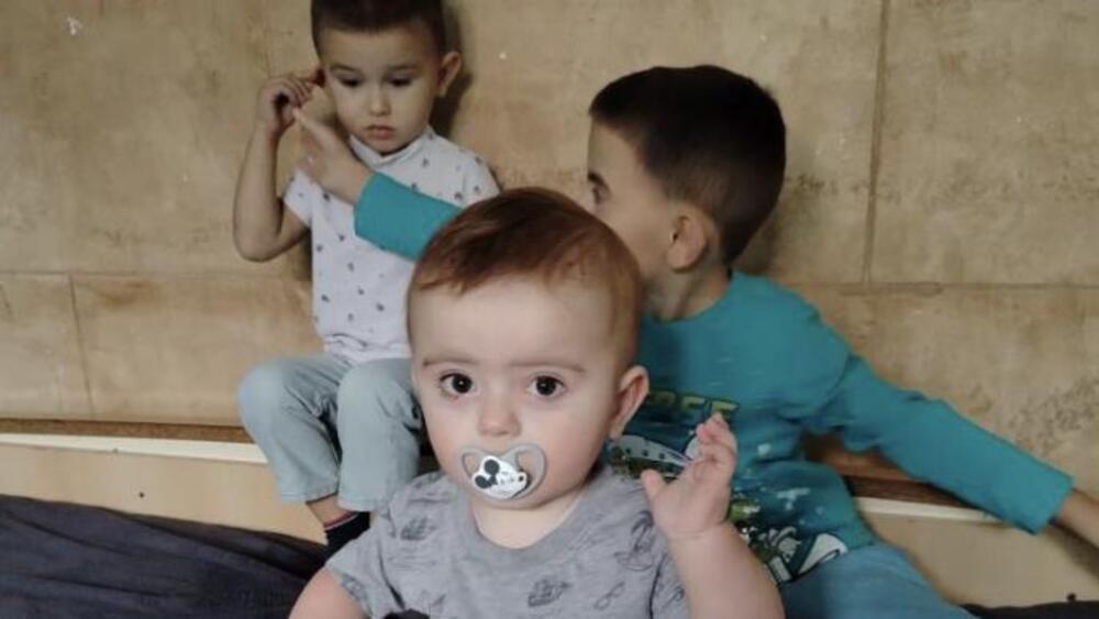 Na svet je stigao nanesvakidašnji način: Ovo je maleni Vuk koga je majka rodila u kolima na putu do bolnice (FOTO)