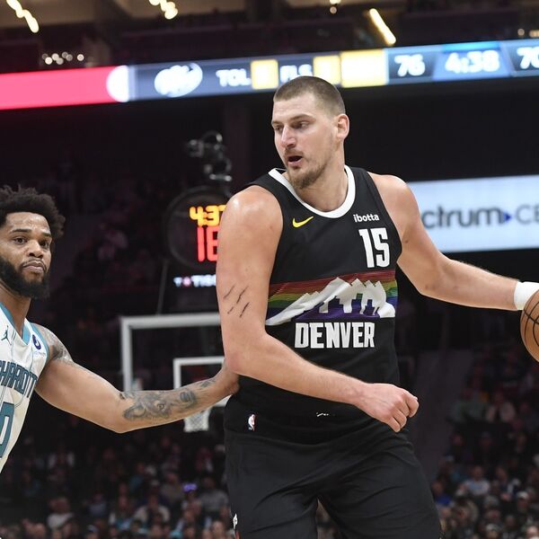 Nikola Jokić "isporučio" svoju poslasticu - potez majstora (Video)