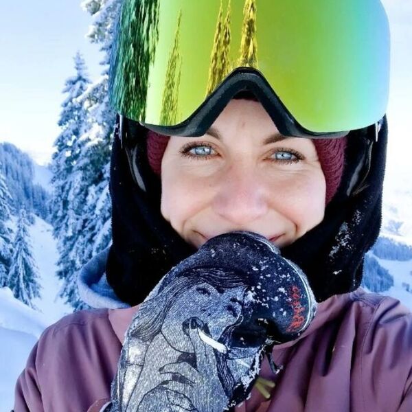 Ovo je devojka koju je dečko ostavio da se smrzne na smrt! Kada su je spasioci našli, već je bilo prekasno! (FOTO)