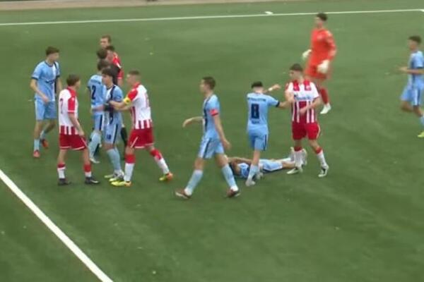 (VIDEO) Opšti haos na meču Zvezde i Teleoptika: Izbila tuča, jedan fudbaler udaran u glavu