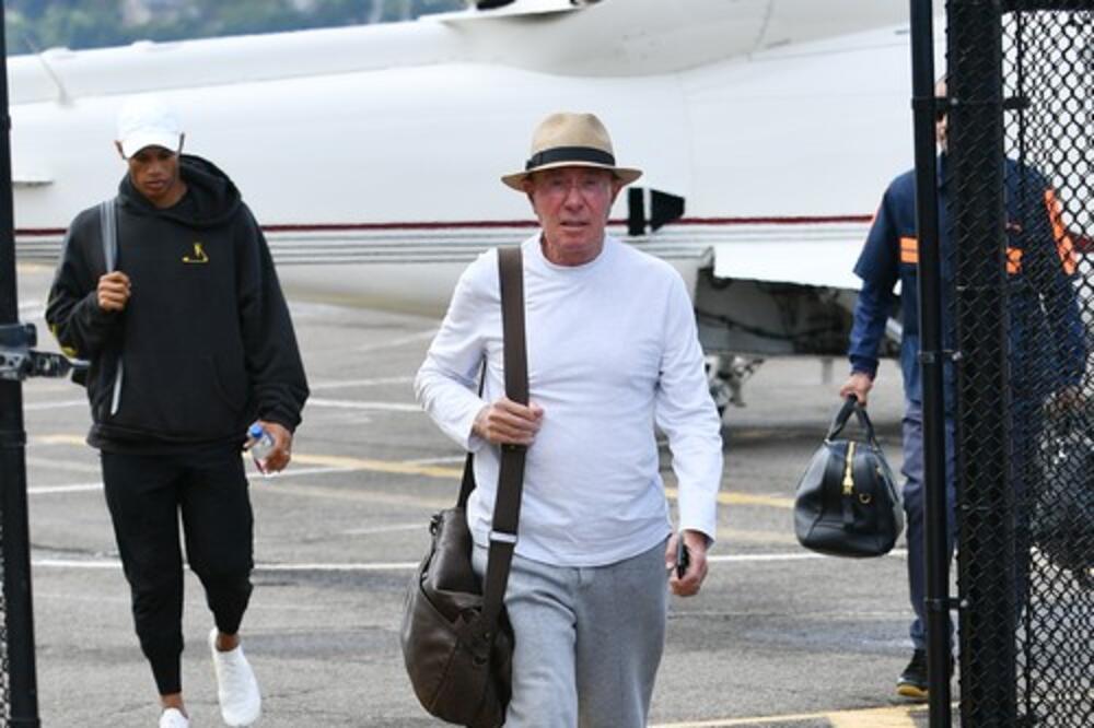 BOGATI MOGUL (82) IMAO BIZARNE ZAHTEVE! BIVŠI (32) GA PLJUJE NA SVA USTA! Morao laserski da ukloni DLAČICE, pa...