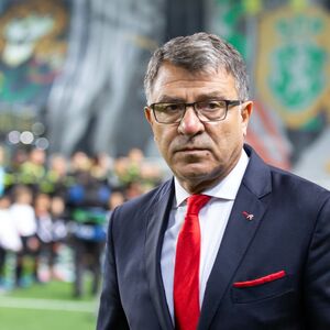 Detonacija: Legendarni trener Olimpijakosa stiže u Superligu Srbije!