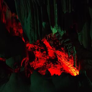 OTKRIVEN TAJANSTVENI SVET U UNUTRAŠNJOSTI ZEMLJE Naučnici zbunjeni, ne znaju kako je moguće: OVO JE POČETAK KRAJA?!
