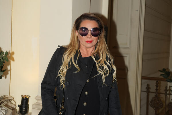 Srbi se krste kad vide u kakvom luksuzu živi: Kožna garnitura puca, a tek terasu da vidite, alal joj vera