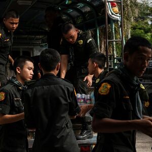 ESKALIRAO NOVI RAT, STOTINE HILJADA LJUDI POBEGLO IZ ZEMLJE: Pokrenuta velika krvava operacija, ispaljene RAKETE!