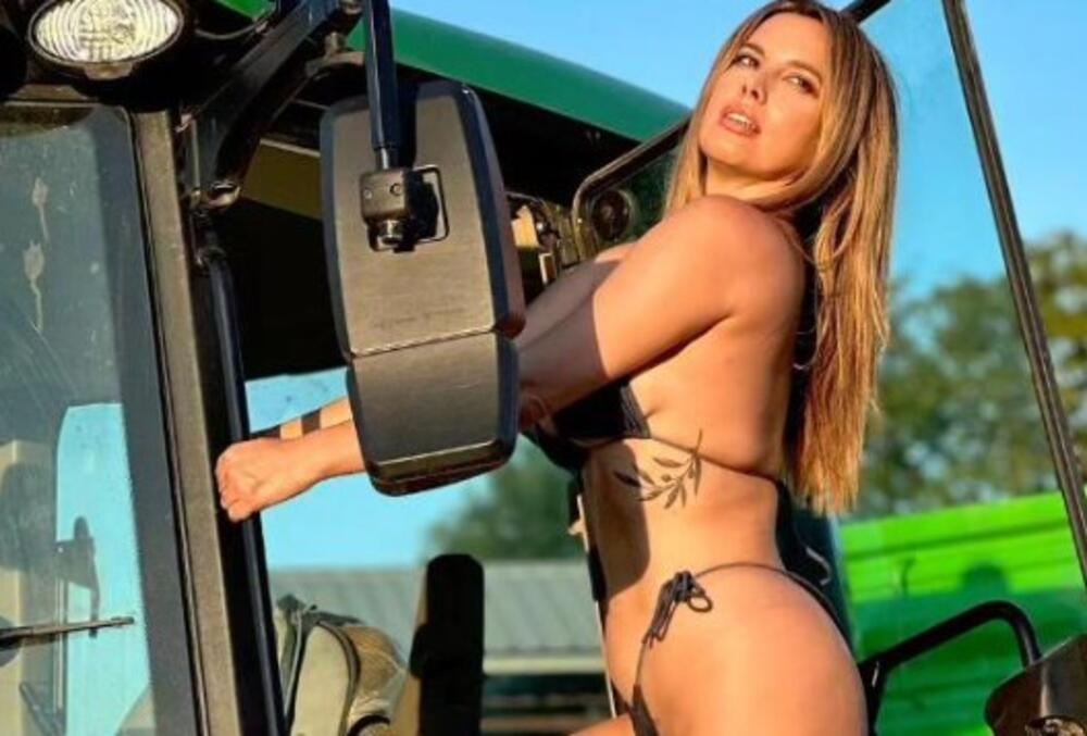 KAKO SU STALE U KADAR? Narod godinama "diže u zvezde" DEKOLTE, a sad znamo i da su joj ŠESTICE PRIRODNE - JAO, BRE!