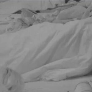 VRELA AKCIJA ISPOD JORGANA ZAPREPASTILA NACIJU! Ovo mu je TREĆA po redu, prizorom častili sve odreda