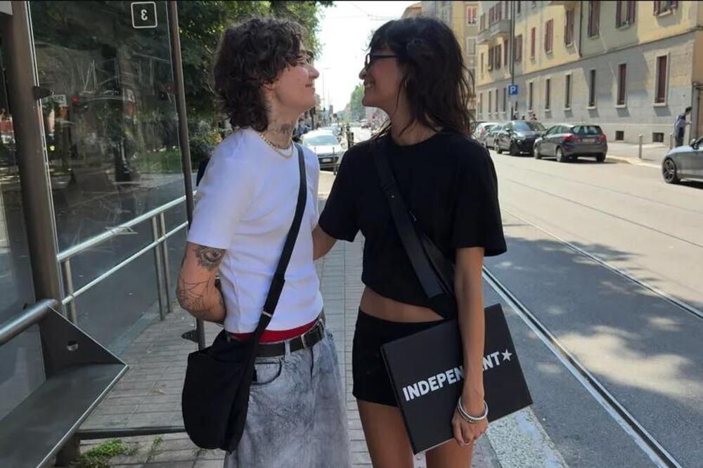 SKANDALU NEMA KRAJA! Diskvalifikovana pevačica u vezi sa POZNATOM ŽENOM! Grudi odstranila operacijom