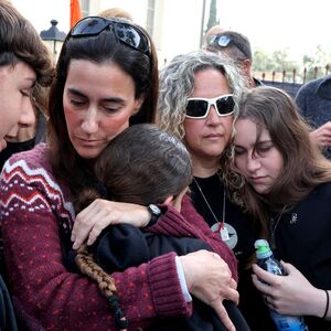Ova majka je u ratu primorana da izabere između sina i ćerke, a onda je usledio horor... Odluka je i danas izjeda!