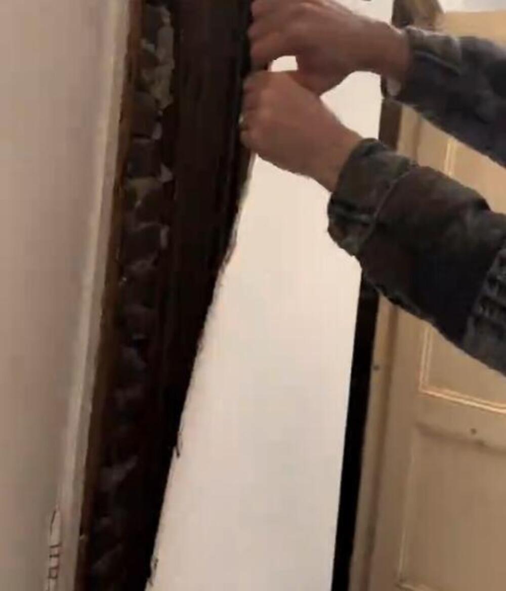 "ODMAH TO ZATVORITE, ZOVITE SVEŠTENIKA I NABAVITE MAČKE" Pronašli tajna vrata, zbog prizora se PRESTRAVILI, pa...