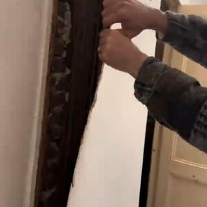 "ODMAH TO ZATVORITE, ZOVITE SVEŠTENIKA I NABAVITE MAČKE" Pronašli tajna vrata, zbog prizora se PRESTRAVILI, pa...