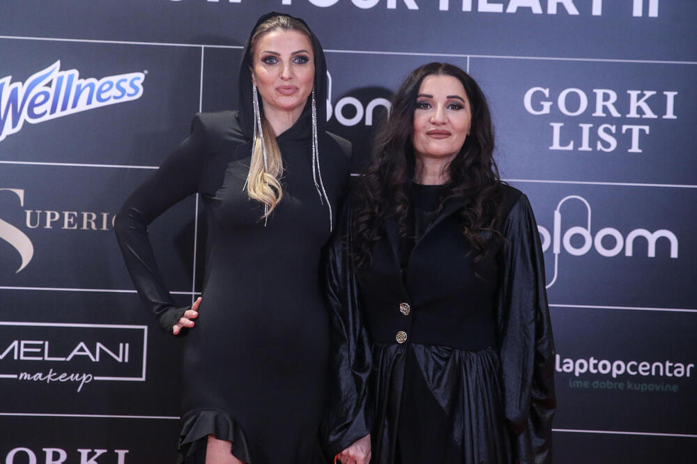 JUČE SU SVI PILJILI U DOKTORKU! Majka joj zatvorena do grla, a ona IZBACILA BUTKU - šlic do KUKA