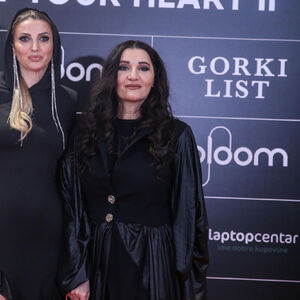 JUČE SU SVI GLEDALI U MIRINU ĆERKU! Nikad se ne pojavljuje u javnosti, a sad izbacila GOLU BUTINU - srčka u najavi