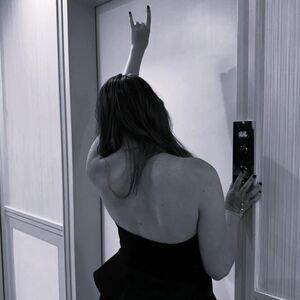 Mlada pevačica poginula u saobraćajnoj nesreći!