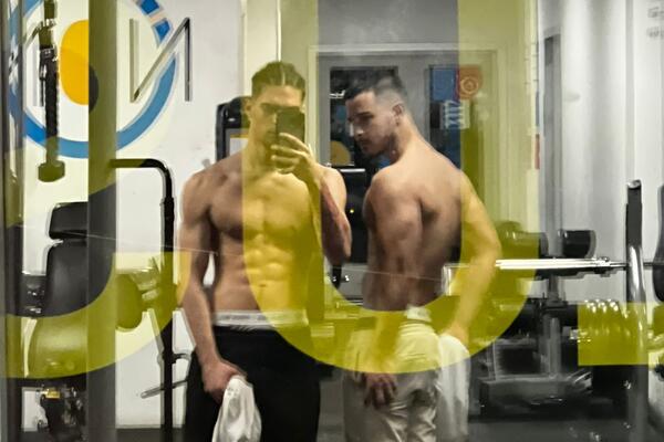 Obožavateljke na aparatima! Ko je bolji frajer? David stao na crtu poznatom dasi! FOTO