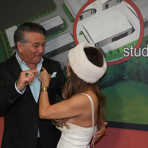 SVI STRAHOVALI ZA NJEGOVO ZDRAVLJE, A ON BACIO OKO NA ZAUZETU BRINETU! I ona zaboravila na VERENIKA, pa...