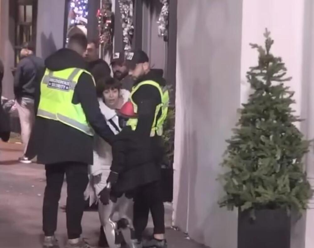 OVO SAMO U SRBIJI IMA! Miljana Kulić NAPALA PA GURNULA ROBOTA, obezbeđenje napravilo ŽIVI ZID