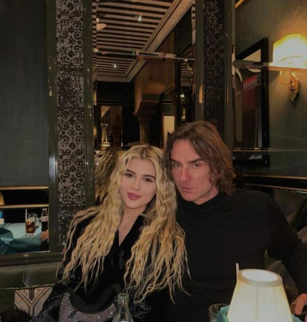 DELE OTKAZE, A OVAMO NE ŠTEDE NI DINARA! Milica Mitrović poslala POKLON ĆERKI KRISTINI, Srbi pali u očaj