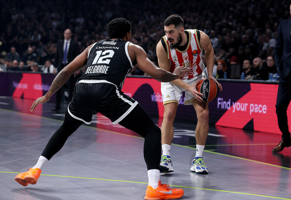 Kladionice rekle svoje - evo ko je favorit uoči susreta Crvene zvezde i Partizana (Foto)