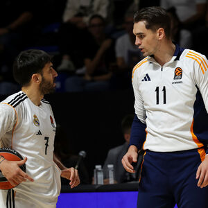 Svlačionicom Real Madrida grmelo "Partizane napadaj!" (Video)