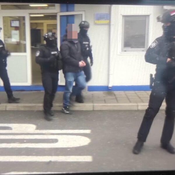 Kum Radoja Zvicera izručen Srbiji! Opkolilo ga obezbeđenje, on označen kao GLAVNA KARIKA...