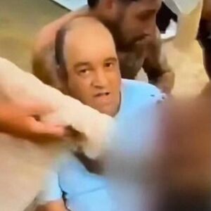 OBJAVLJENE SLIKE TERORISTE IZ SIDNEJA! Rešetao ljude na plaži, a onda naleteo na heroja Ahmeda!