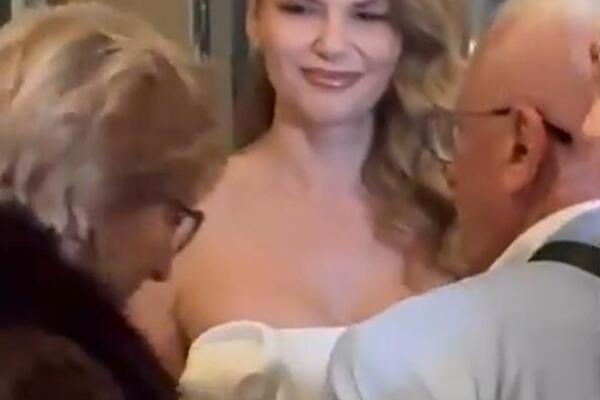 KAD MAJKA ZASENI SINA! Erina snaja zvezda večeri - stajling na ivici infarkta