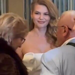 KAD MAJKA ZASENI SINA! Erina snaja zvezda večeri - stajling na ivici infarkta