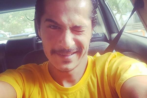 POZNATI TURSKI GLUMAC DOVODIO LJUBAVNICU U KUĆU I UPOZNAO JE SA ŽENOM: Radio i ovo bez SRAMA, skandal trese zemlju!