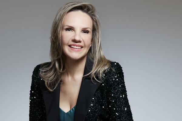 Samo 14 dana do Nove godine? Dr Anica Jevremović otkriva kako da vaše lice zablista poput holivudske zvezde!