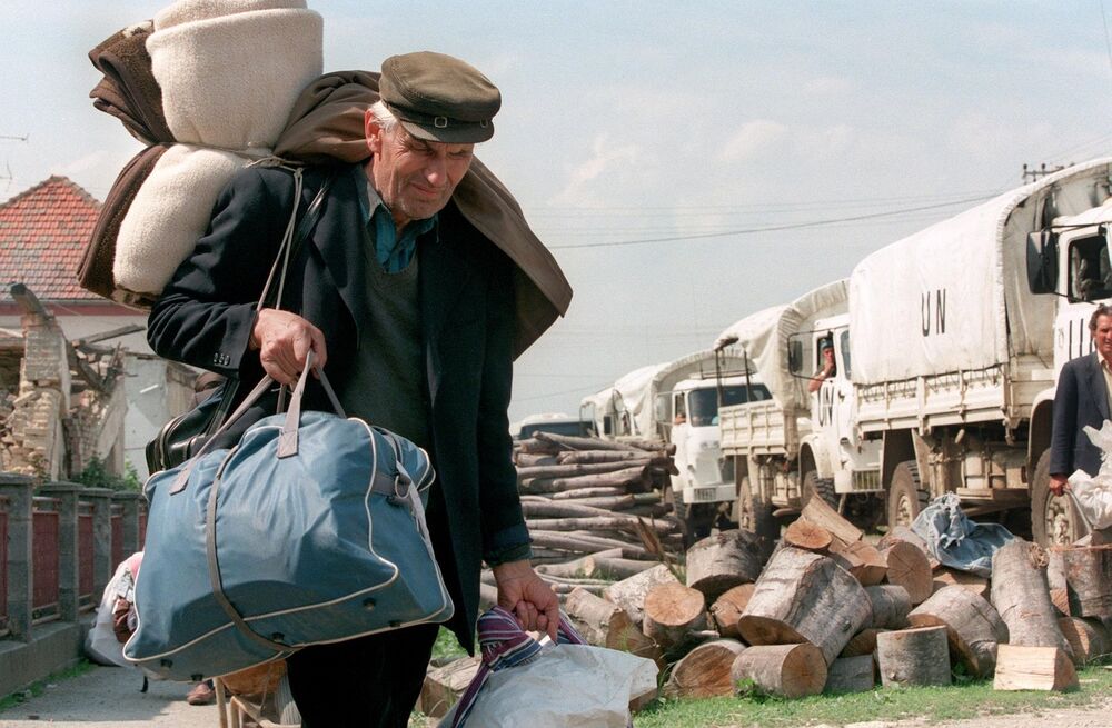 Srbi u koloni tokom 'Oluje' 95.