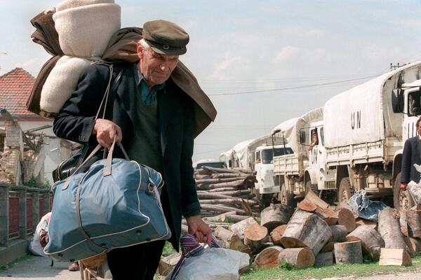 Snimak iz 1995. vraća u prve sate &bdquo;Oluje&ldquo;: Dok su granate padale na Knin, uživo u program stigle najcrnje vesti