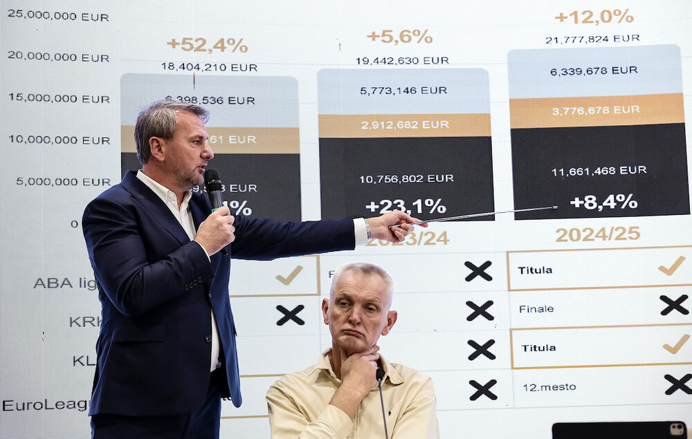 Ostoja Mijailović na konferenciji za medije