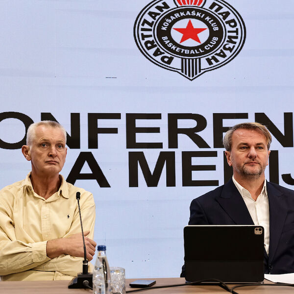 "Mi razgovaramo sa nekoliko trenera. Nećemo da punimo novinske natpise jer ti pregovori neće ličiti ni na šta"