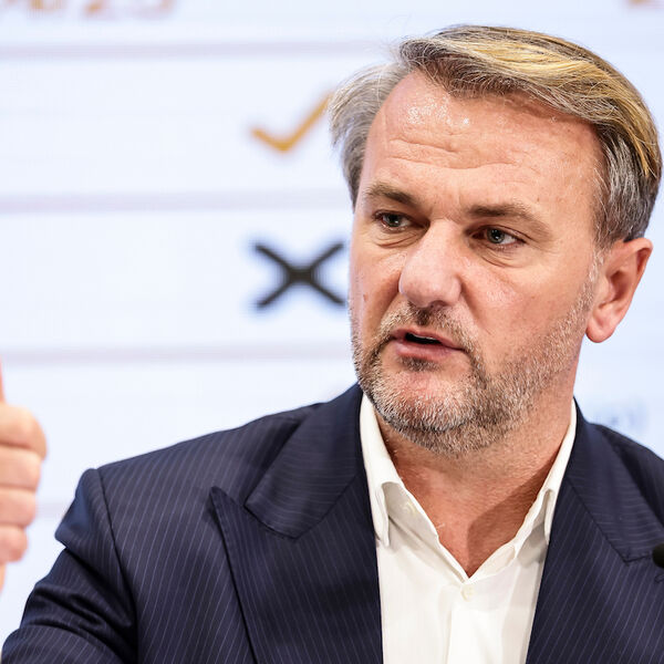 Gori internet: Oglasio se Ostoja Mijailović!