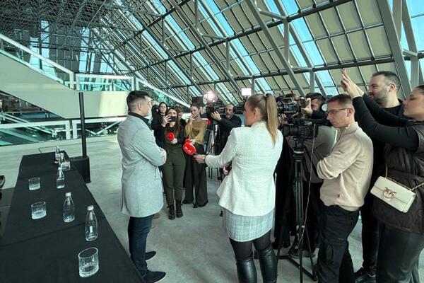 KAO DETE IMAO ČAST DA PEVA SA NJIM! On je najmlađi pevač koji će nastupiti na koncertu posvećenom Šabanu Šauliću