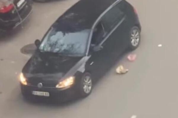 PROSTAKLUK I PRIMITIVIZAM: Pančevac stao kolima nasred puta, a ono što je uradio ZGROZILO je mnoge! (VIDEO)