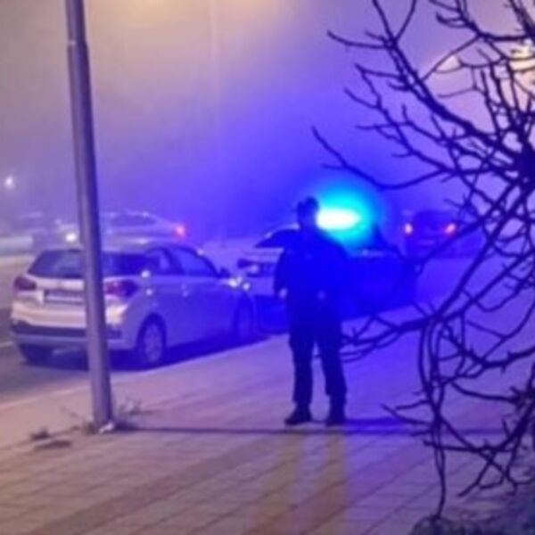 Prve slike sa mesta ubistva u Leskovcu: Krvnički ubadao ženu, pokušala da pobegne pa se bacila na automobil