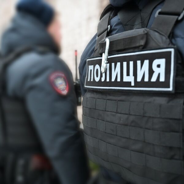 Tinejdžer napao čuvara i učenika u školi, dete (10) podleglo povredama! Prvo izbo radnika obezbeđenja, a onda...