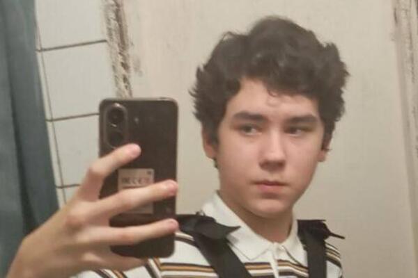 Ovo je dečak ubica! Prvo pitao decu jedno, pa krenuo u pokolj! Tinejdžer (15) snimao ceo napad u školi kod Moskve?