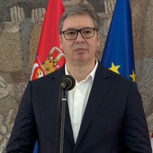 Vučić o "Ćacilendu": Zamoliću ih da se pomere da bi oslobodili saobraćaj