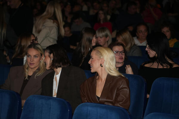 BIVŠA GLEDALA U LEĐA SADAŠNJOJ VERENICI! Šok na Sašinom koncertu, njen dolazak sve je OSTAVIO U ČUDU